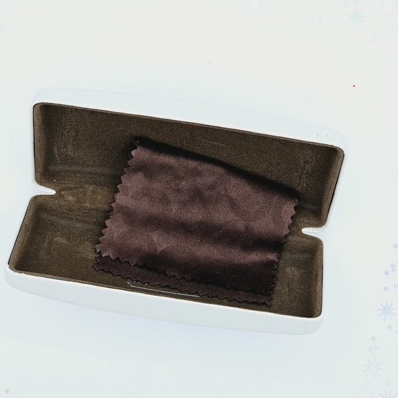 Coach Cream Embossed Logo Clam Hard Shell Eye Glasses Case - Picture 6 of 7